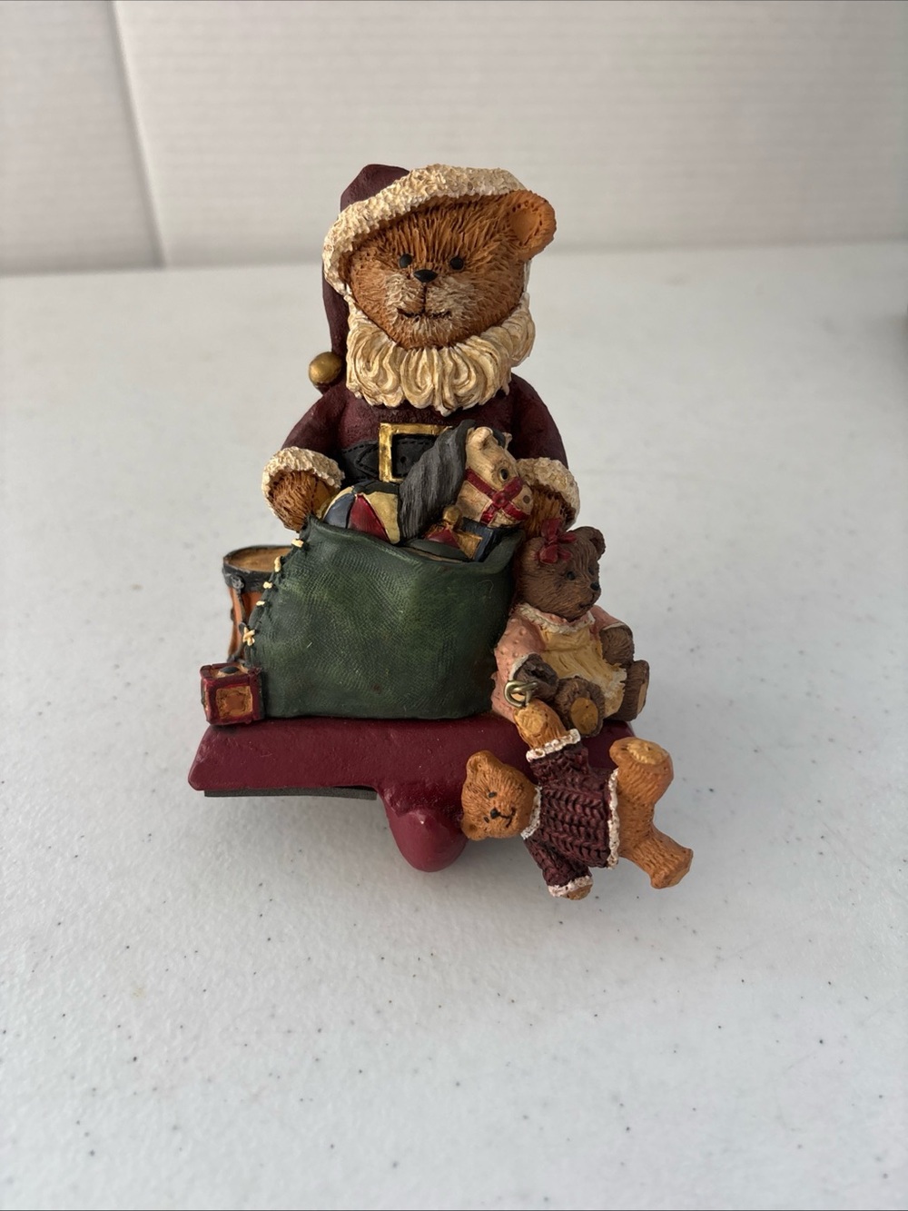 1998 FIGI GRAPHICS INC Stocking Hanger Santa Teddy Bear Cast Iron Resin